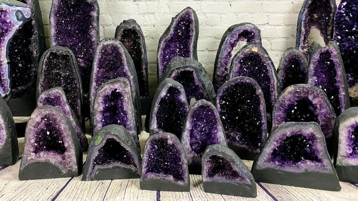 How To Select The Perfect Amethyst Geode Cave For Your Home - Brazil Gems