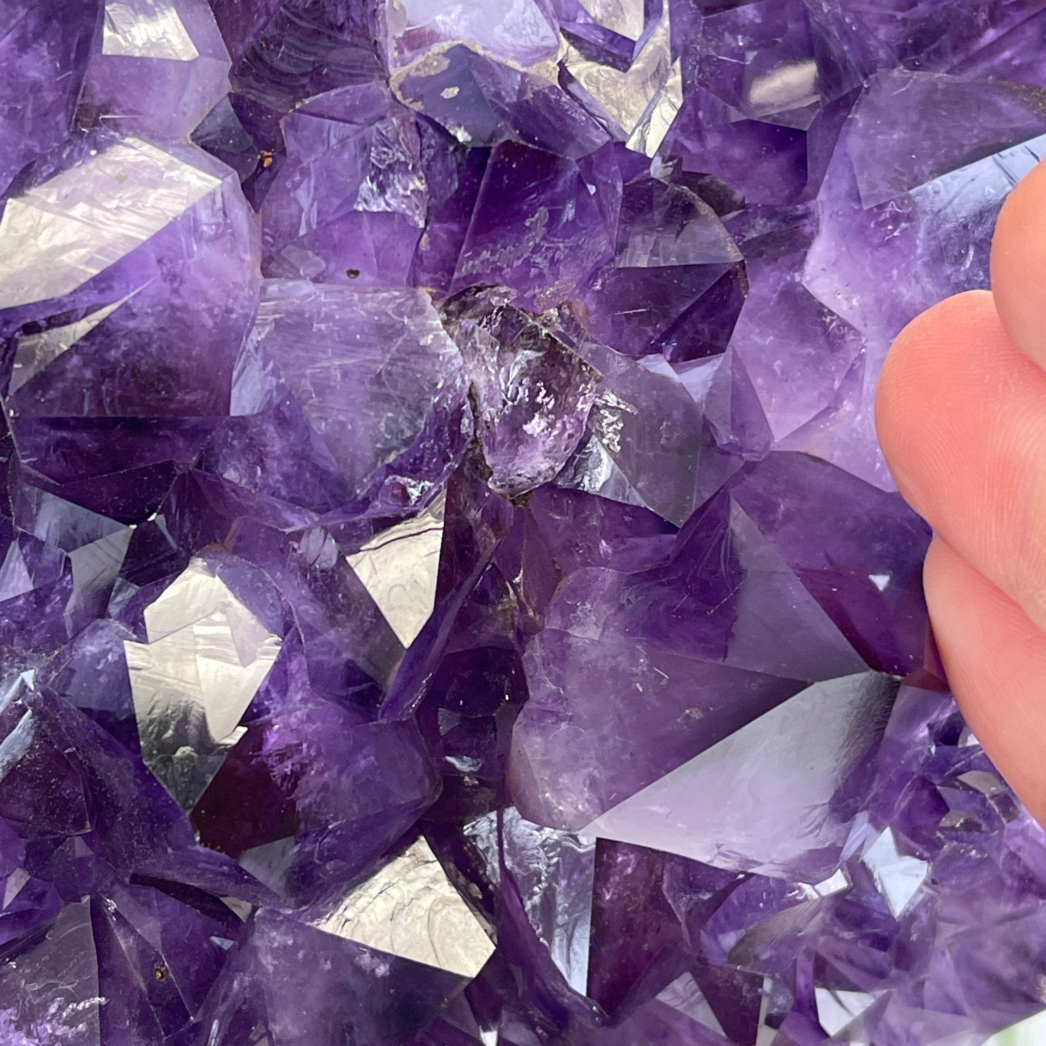 Extra Plus Quality Amethyst Heart Geode, metal stand, 57.9 lbs & 20.75" Tall #5463-0193 by Brazil Gems - Brazil GemsBrazil GemsExtra Plus Quality Amethyst Heart Geode, metal stand, 57.9 lbs & 20.75" Tall #5463-0193 by Brazil GemsHearts5463-0193