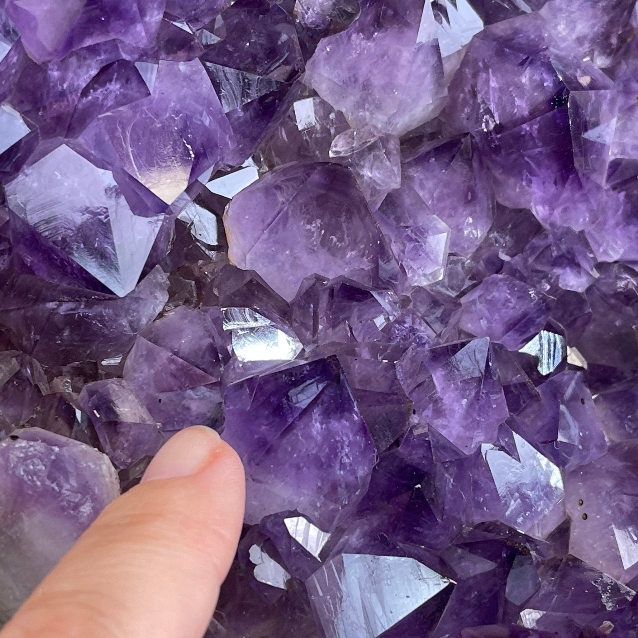 Extra Plus Quality Amethyst Heart Geode, metal stand, 57.9 lbs & 20.75" Tall #5463-0193 by Brazil Gems - Brazil GemsBrazil GemsExtra Plus Quality Amethyst Heart Geode, metal stand, 57.9 lbs & 20.75" Tall #5463-0193 by Brazil GemsHearts5463-0193