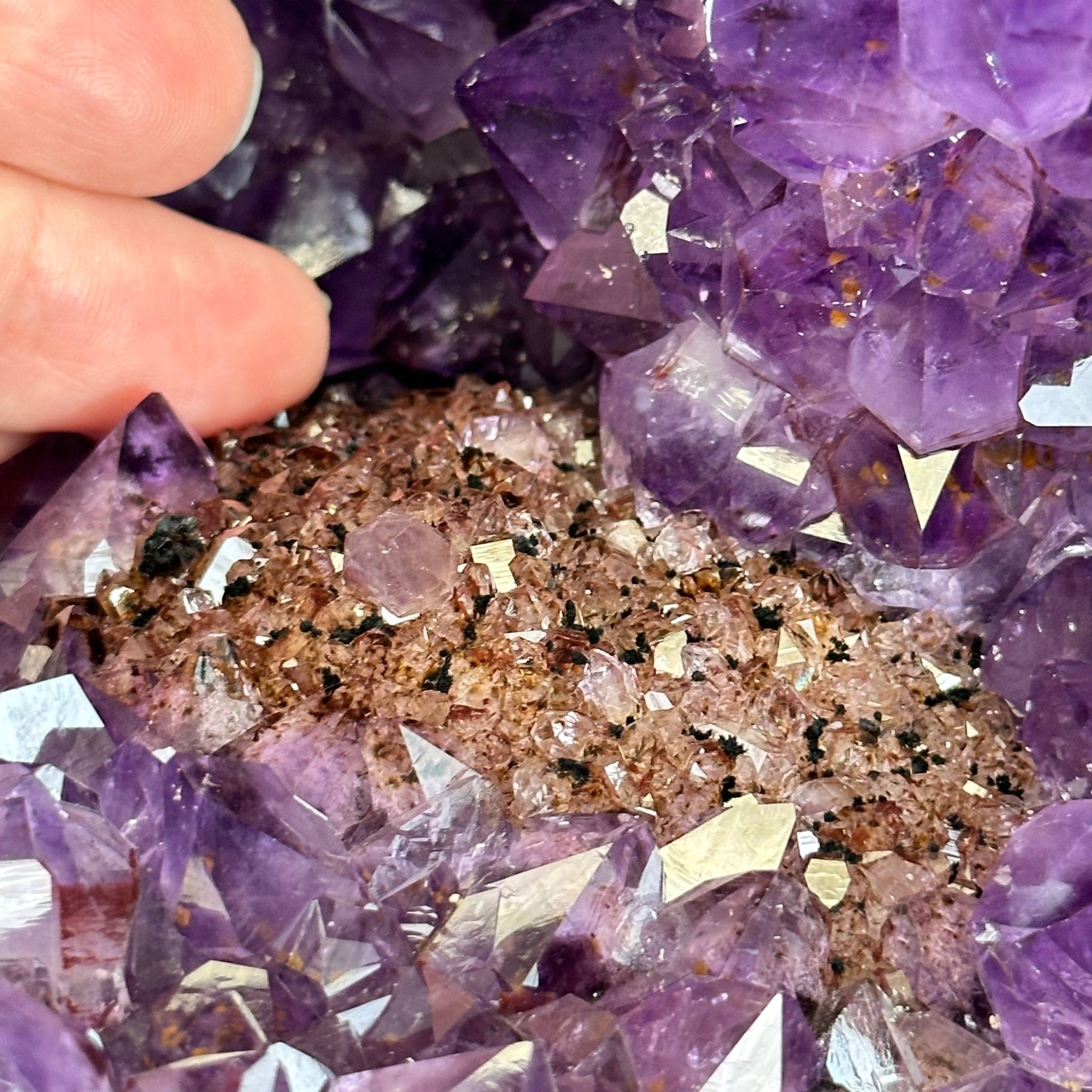 Extra Plus Quality Brazilian Amethyst Cathedral, 77.2 lbs & 24.2" Tall, Model #5601-0992 by Brazil Gems - Brazil GemsBrazil GemsExtra Plus Quality Brazilian Amethyst Cathedral, 77.2 lbs & 24.2" Tall, Model #5601-0992 by Brazil GemsCathedrals5601-0992