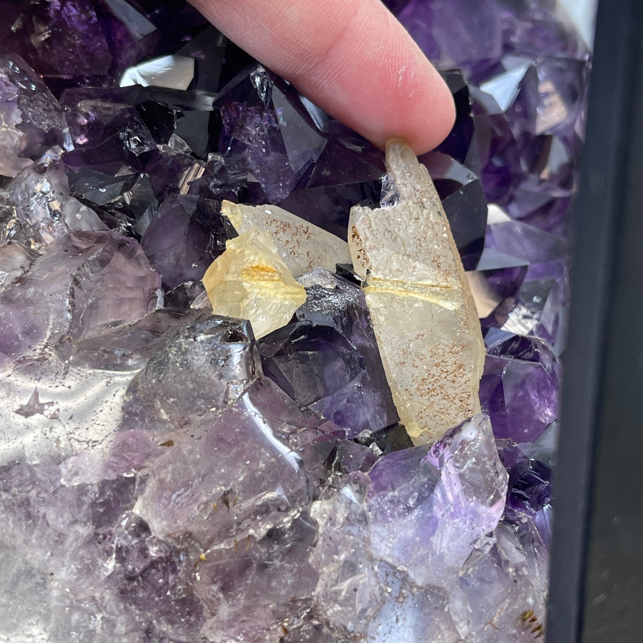 Extra Plus Quality Brazilian Amethyst Coffee Table, 144.6 lbs & 17.75" tall #1385-0035 by Brazil Gems - Brazil GemsBrazil GemsExtra Plus Quality Brazilian Amethyst Coffee Table, 144.6 lbs & 17.75" tall #1385-0035 by Brazil GemsTables: Coffee1385-0035