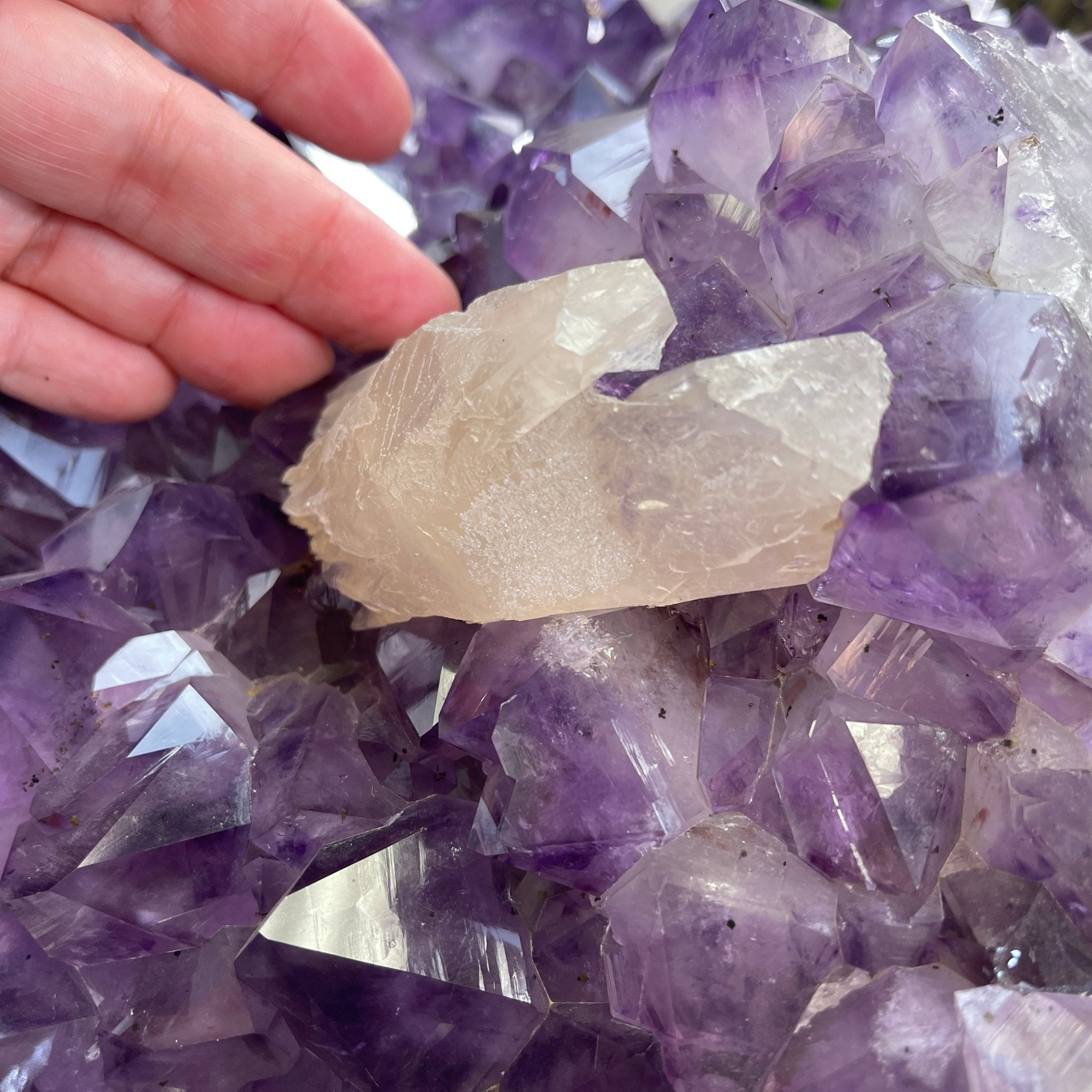 Extra Quality Brazilian Amethyst Coffee Table, 196.2 lbs & 16" tall Model #1385-0071 by Brazil Gems - Brazil GemsBrazil GemsExtra Quality Brazilian Amethyst Coffee Table, 196.2 lbs & 16" tall Model #1385-0071 by Brazil GemsTables: Coffee1385-0071