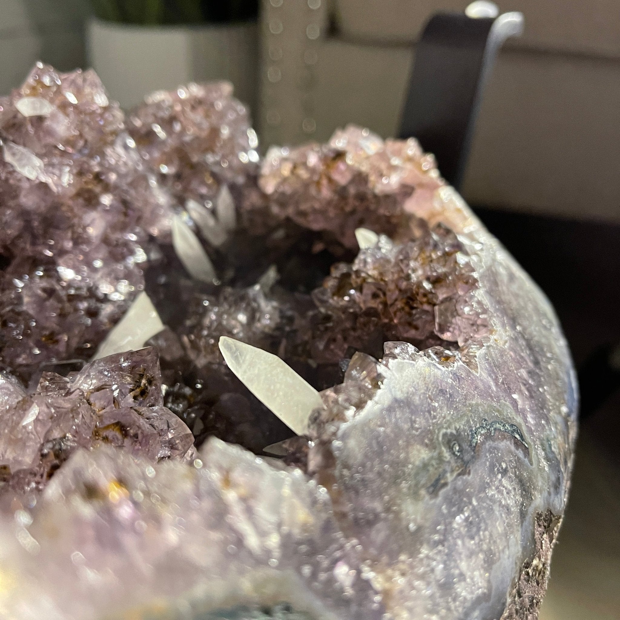 Extra Quality Brazilian Amethyst Geode Coffee Table, 84.1 lbs & 15.5" tall #1385-0079 by Brazil Gems - Brazil GemsBrazil GemsExtra Quality Brazilian Amethyst Geode Coffee Table, 84.1 lbs & 15.5" tall #1385-0079 by Brazil GemsTables: Coffee1385-0079