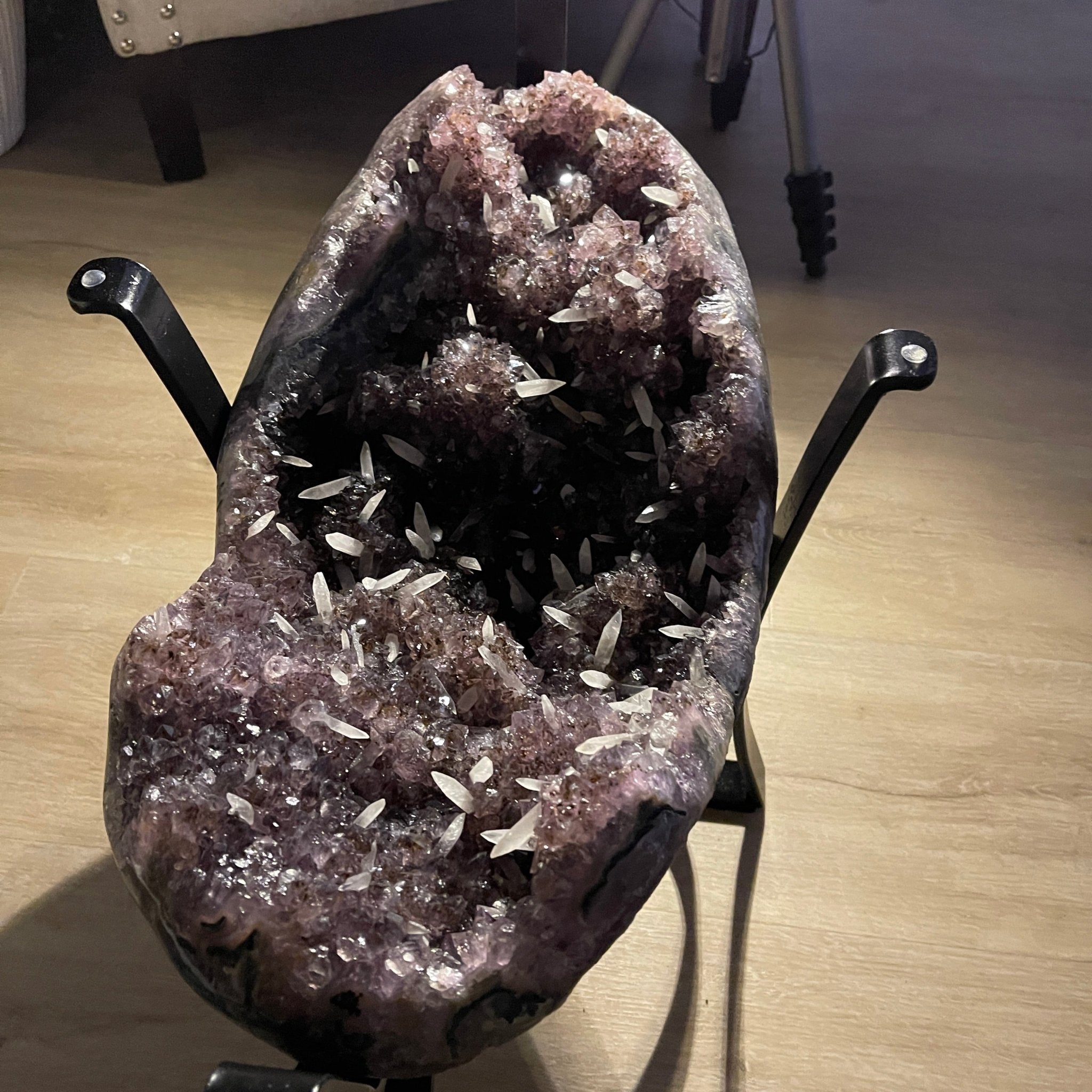 Extra Quality Brazilian Amethyst Geode Coffee Table, 84.1 lbs & 15.5" tall #1385-0079 by Brazil Gems - Brazil GemsBrazil GemsExtra Quality Brazilian Amethyst Geode Coffee Table, 84.1 lbs & 15.5" tall #1385-0079 by Brazil GemsTables: Coffee1385-0079