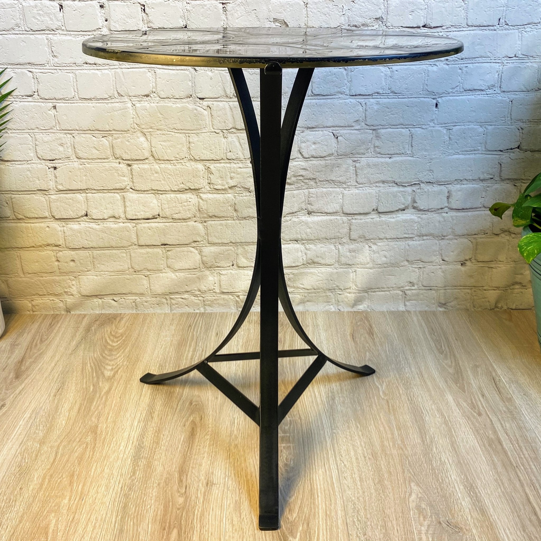 Handmade Natural Agate Round Side Table, metal base, 22" diameter, 26" tall Model #1002-0005 - Brazil GemsBrazil GemsHandmade Natural Agate Round Side Table, metal base, 22" diameter, 26" tall Model #1002-0005Tables: Side1002-0005