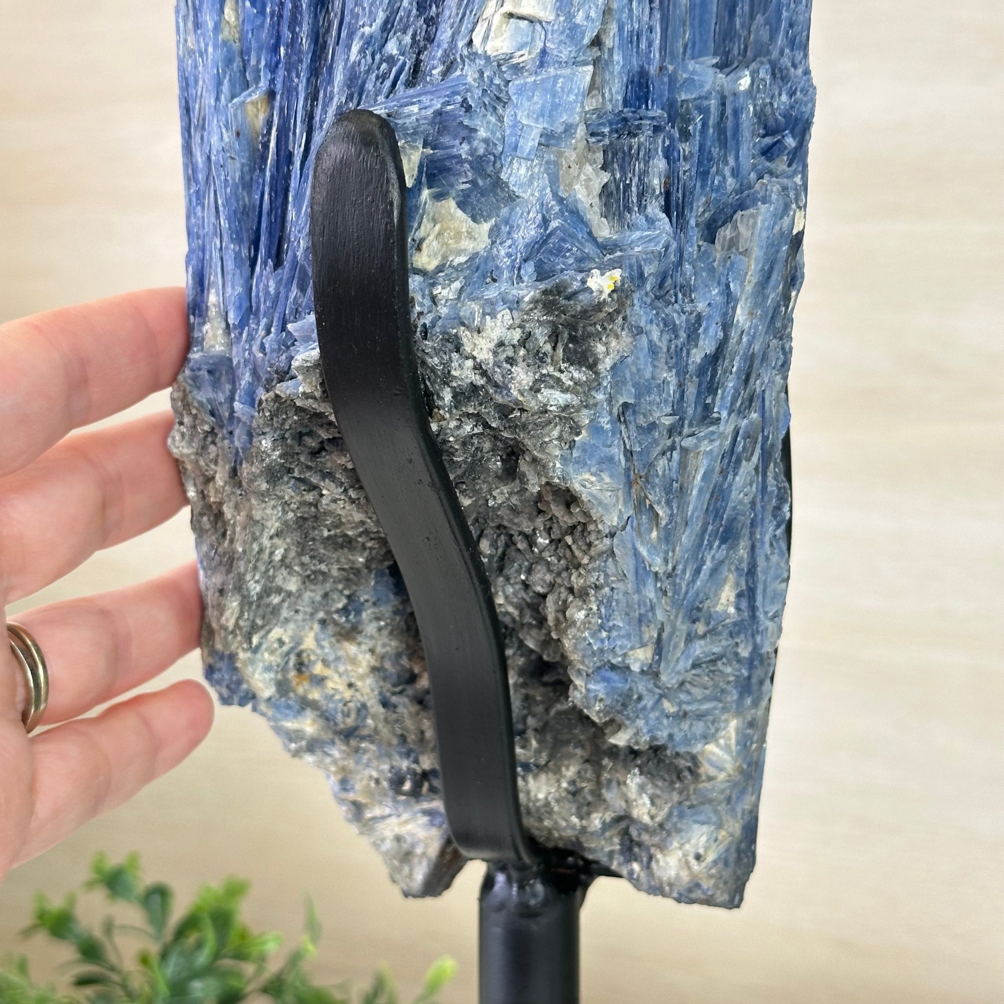 Large Kyanite Crystal on Rotating Stand, 45.6 lbs and 30.9" Tall #6011 - 0002 - Brazil GemsBrazil GemsLarge Kyanite Crystal on Rotating Stand, 45.6 lbs and 30.9" Tall #6011 - 0002Clusters on Rotating Bases6011 - 0002