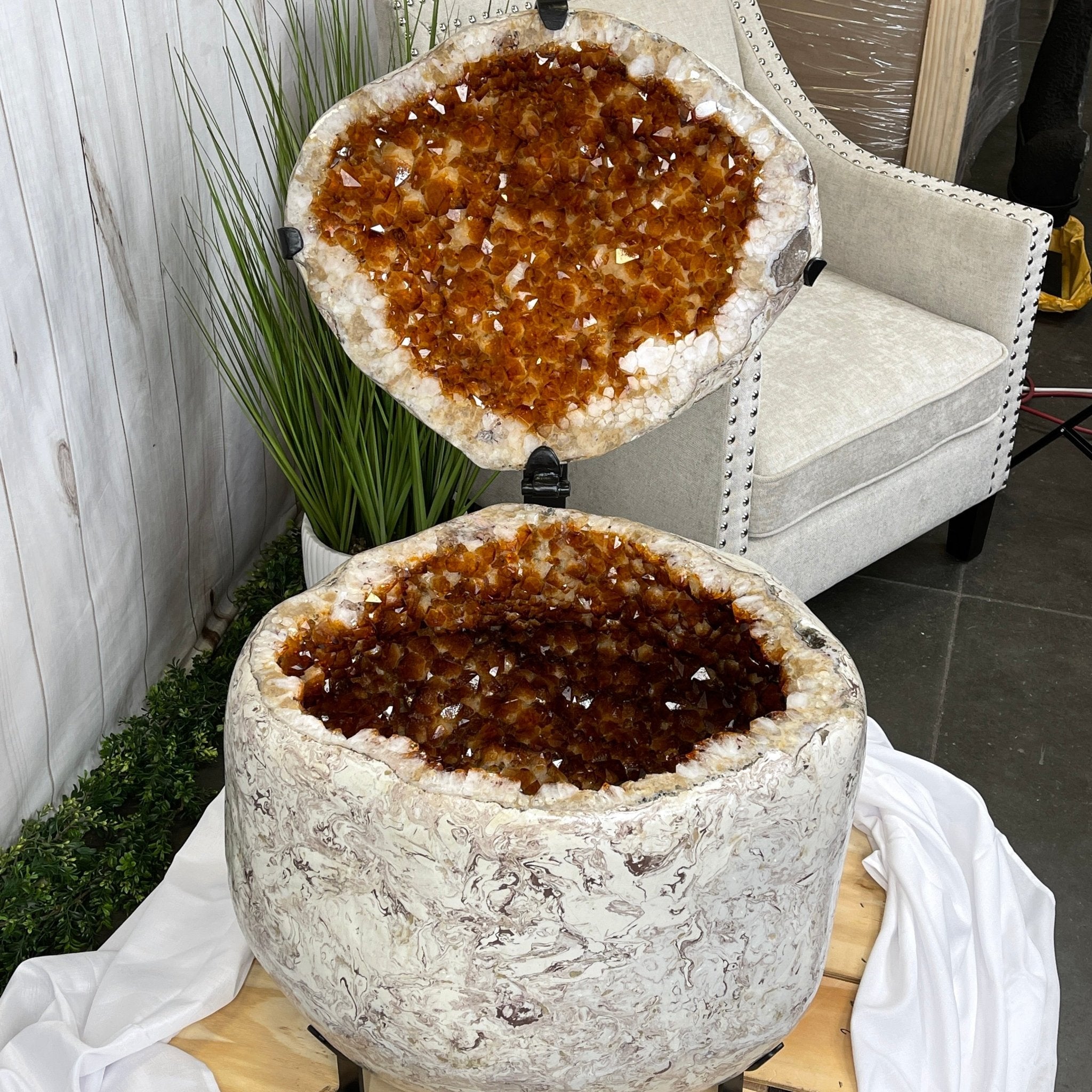 Large Super Quality Citrine "Jewelry Box" with Clam Shell Style Lid, 497 lbs & 28.25" tall Model #5858-0001 by Brazil Gems - Brazil GemsBrazil GemsLarge Super Quality Citrine "Jewelry Box" with Clam Shell Style Lid, 497 lbs & 28.25" tall Model #5858-0001 by Brazil GemsGeode Jewelry Boxes5858-0001