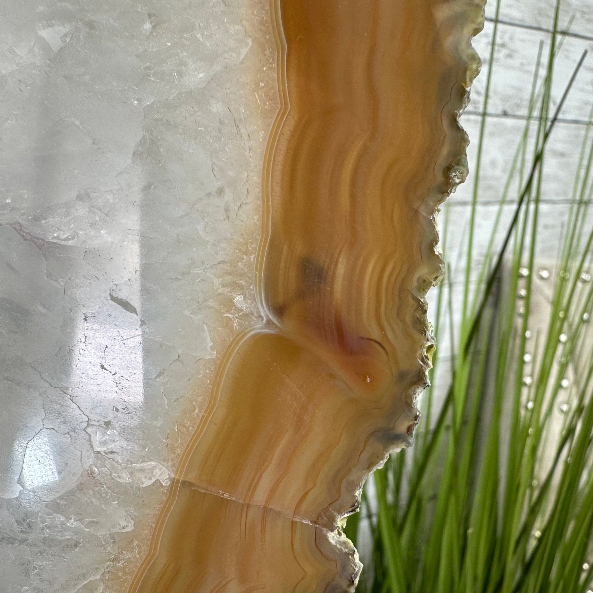 Natural Brazilian Agate "Butterfly Wings", Metal Stand, 14.5" Tall Model #5050NA-096 by Brazil Gems - Brazil GemsBrazil GemsNatural Brazilian Agate "Butterfly Wings", Metal Stand, 14.5" Tall Model #5050NA-096 by Brazil GemsAgate Butterfly Wings5050NA-096