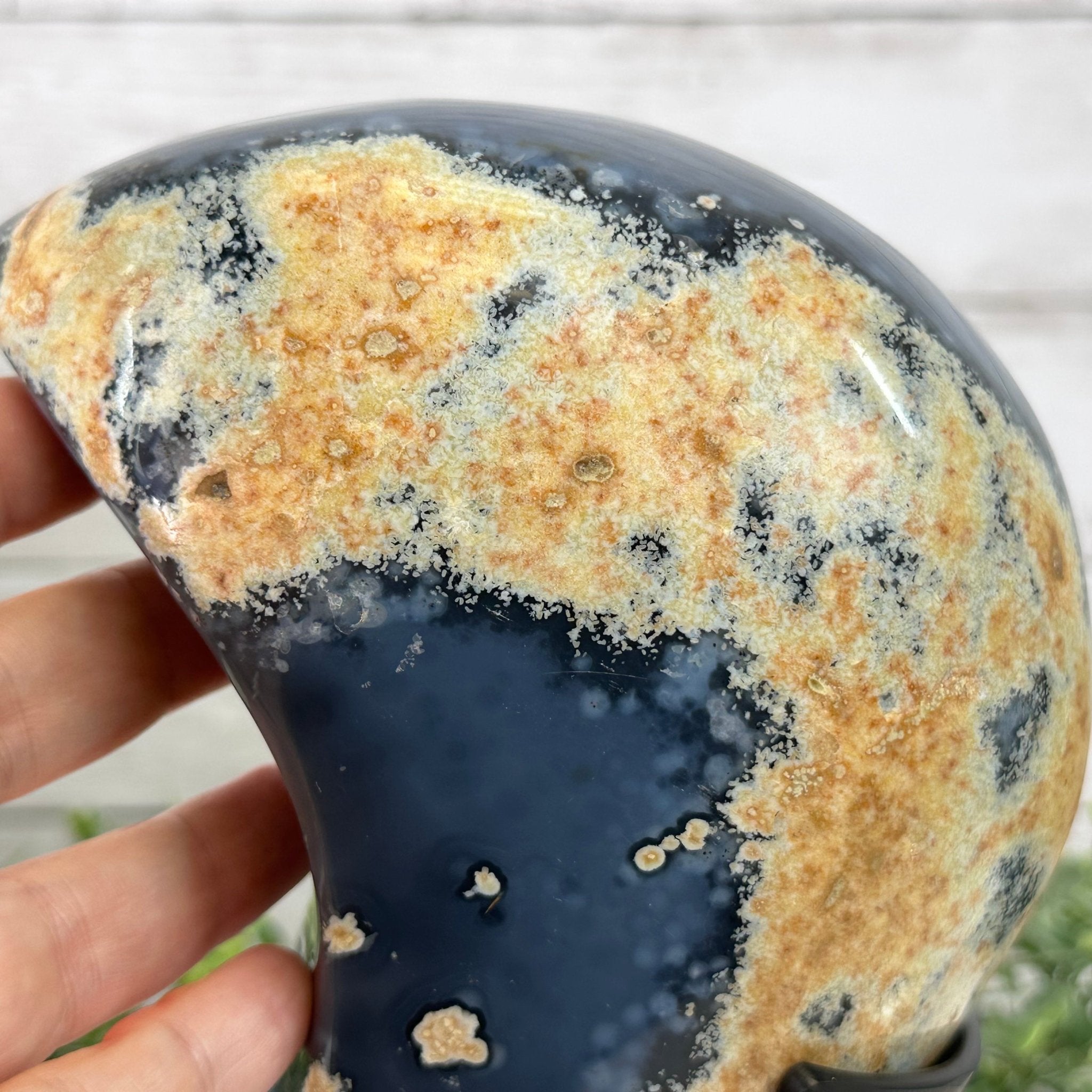 Polished Agate Crescent Moon on a Stand, 4.8 lbs & 9.4" Tall #5740NA-005 - Brazil GemsBrazil GemsPolished Agate Crescent Moon on a Stand, 4.8 lbs & 9.4" Tall #5740NA-005Crescent Moons5740NA-005