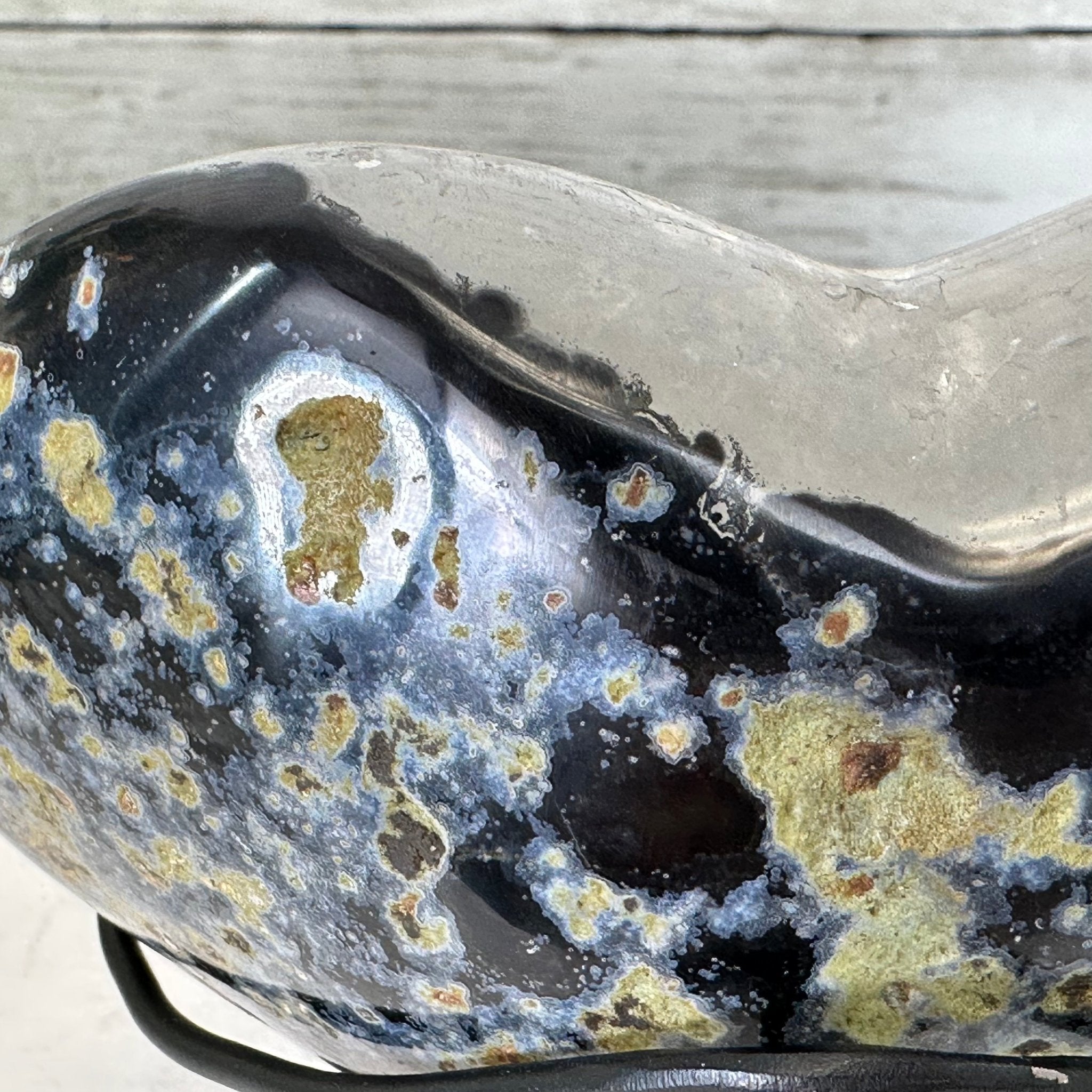 Polished Agate Heart Geode on a Metal Stand, 2.7 lbs & 5.5" Tall, Model #5468-0058 by Brazil Gems - Brazil GemsBrazil GemsPolished Agate Heart Geode on a Metal Stand, 2.7 lbs & 5.5" Tall, Model #5468-0058 by Brazil GemsHearts5468-0058