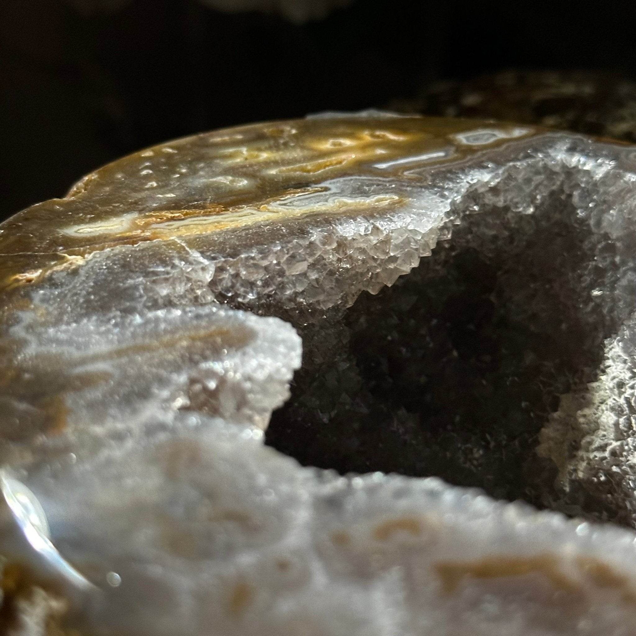 Quality Agate Geode "Jewelry Box", 4.9 lbs & 4.3" Tall #5251-0010 - Brazil GemsBrazil GemsQuality Agate Geode "Jewelry Box", 4.9 lbs & 4.3" Tall #5251-0010Agate Jewelry Boxes5251-0010