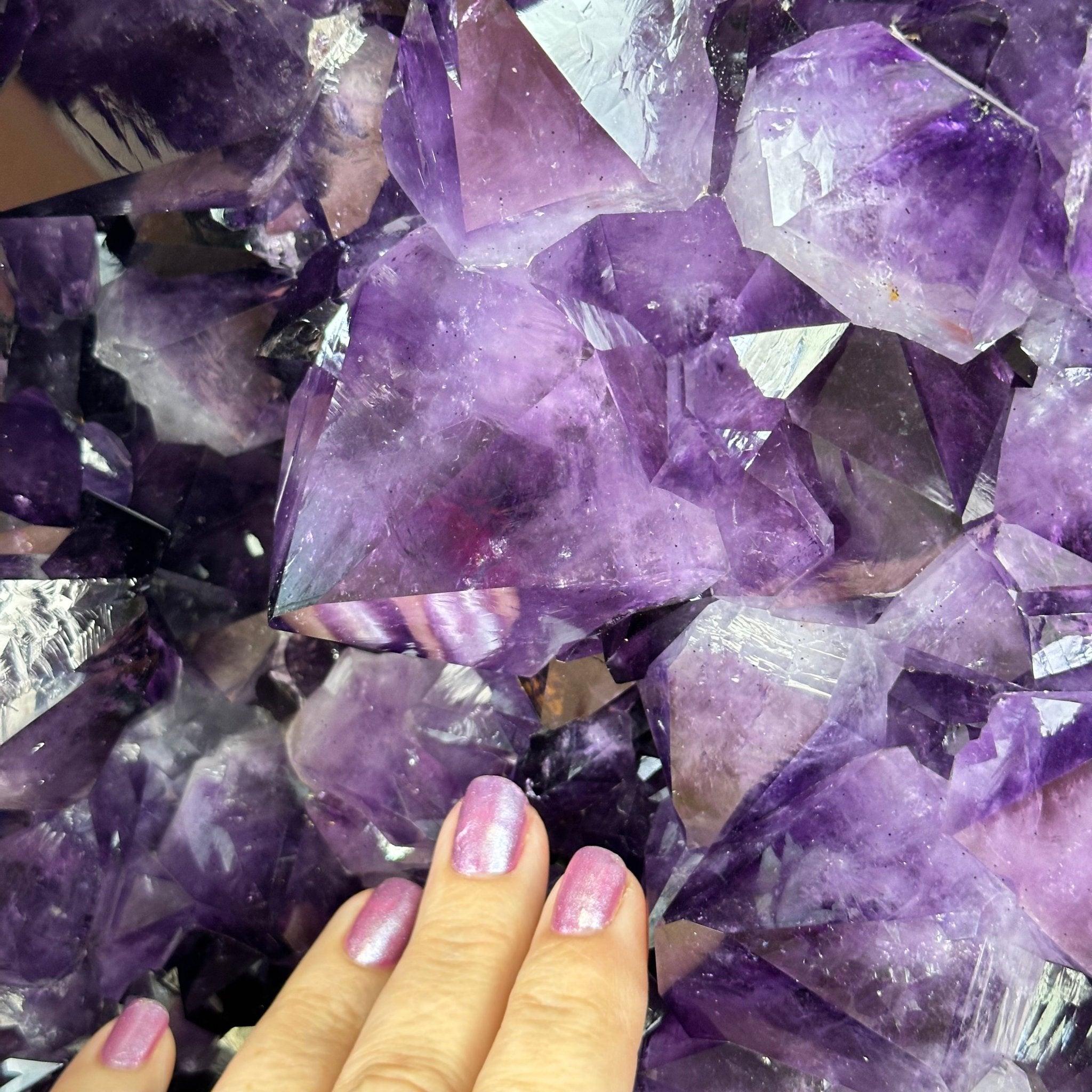 Super Quality Amethyst Cluster on Rotating Stand, 141 lbs & 32" Tall #5492-0029 - Brazil GemsBrazil GemsSuper Quality Amethyst Cluster on Rotating Stand, 141 lbs & 32" Tall #5492-0029Clusters on Rotating Bases5492-0029