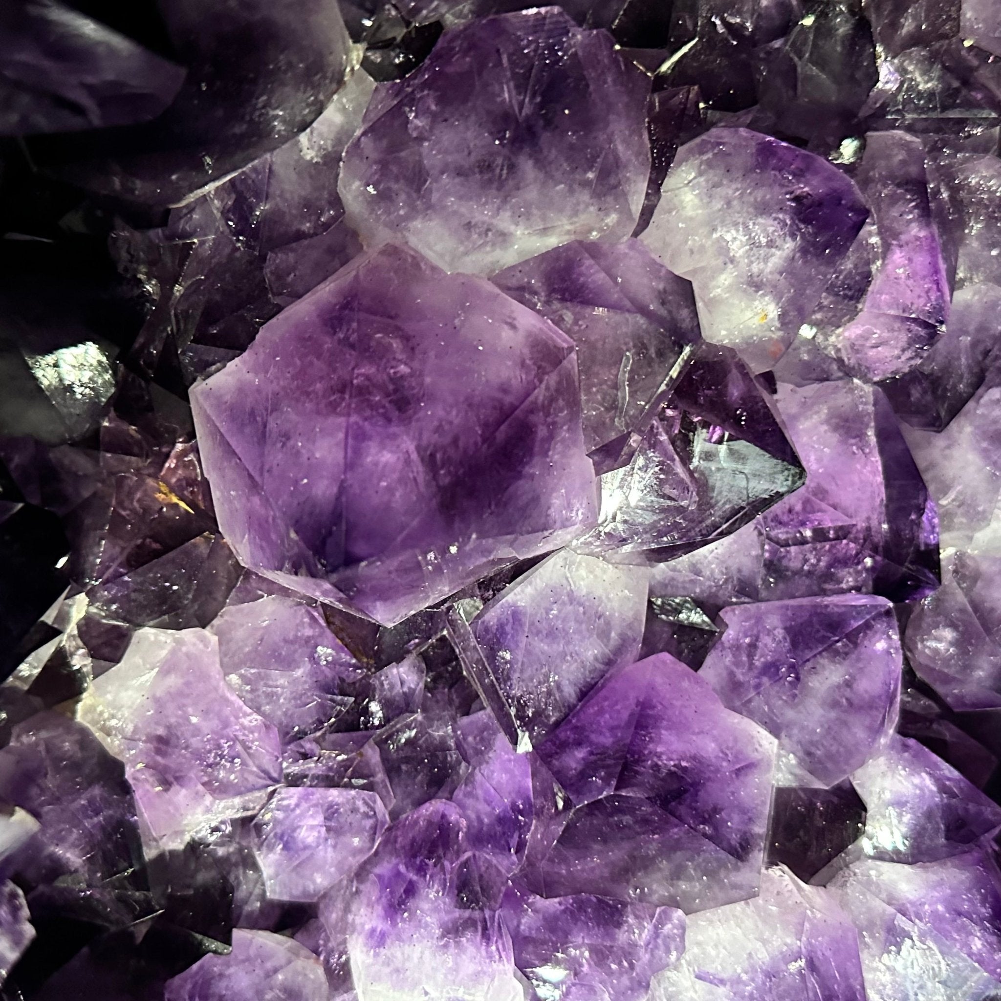 Super Quality Amethyst Cluster on Rotating Stand, 141 lbs & 32" Tall #5492-0029 - Brazil GemsBrazil GemsSuper Quality Amethyst Cluster on Rotating Stand, 141 lbs & 32" Tall #5492-0029Clusters on Rotating Bases5492-0029
