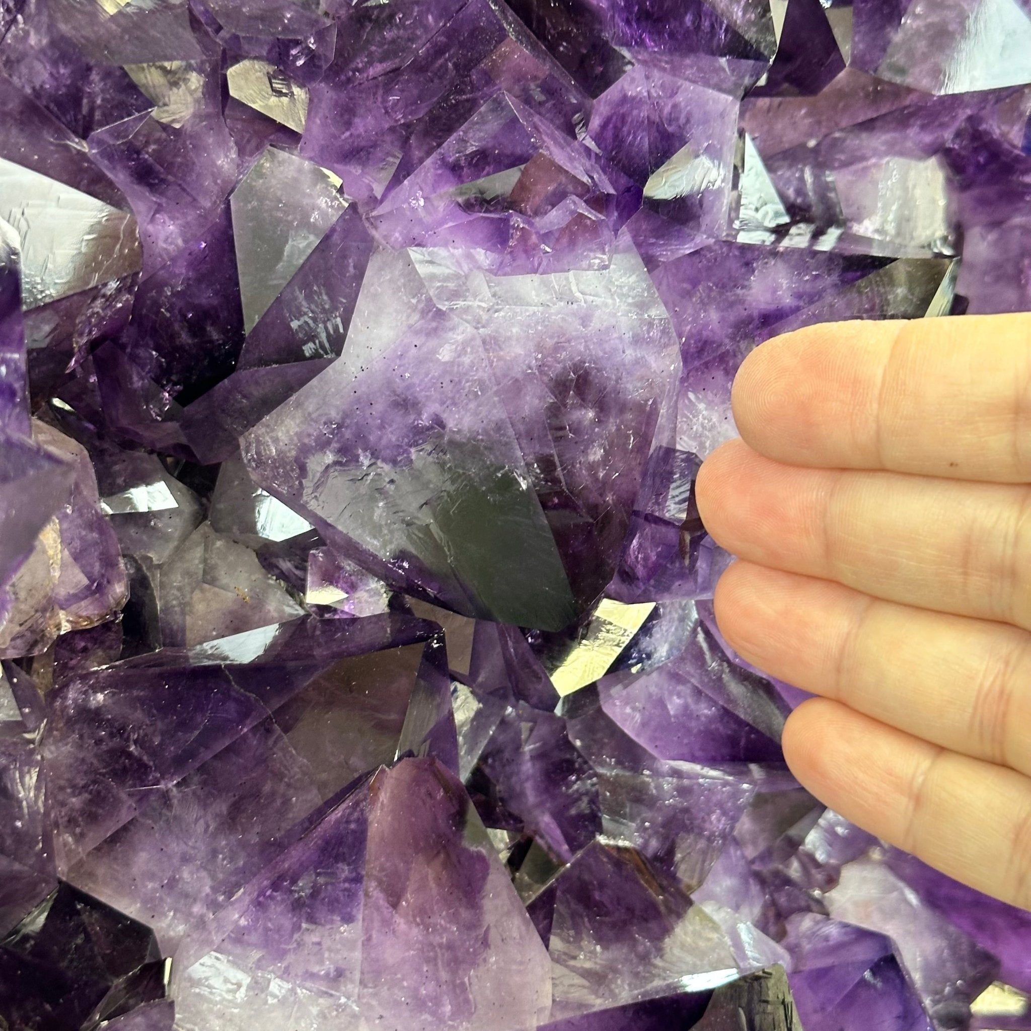 Super Quality Amethyst Cluster on Rotating Stand, 141 lbs & 32" Tall #5492-0029 - Brazil GemsBrazil GemsSuper Quality Amethyst Cluster on Rotating Stand, 141 lbs & 32" Tall #5492-0029Clusters on Rotating Bases5492-0029