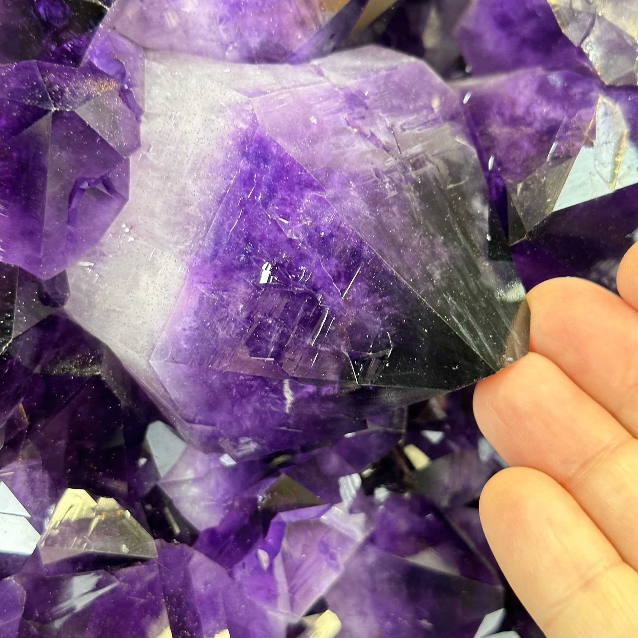 Super Quality Amethyst Cluster on Rotating Stand, 207 lbs & 31" Tall #5492-0033 - Brazil GemsBrazil GemsSuper Quality Amethyst Cluster on Rotating Stand, 207 lbs & 31" Tall #5492-0033Clusters on Rotating Bases5492-0033