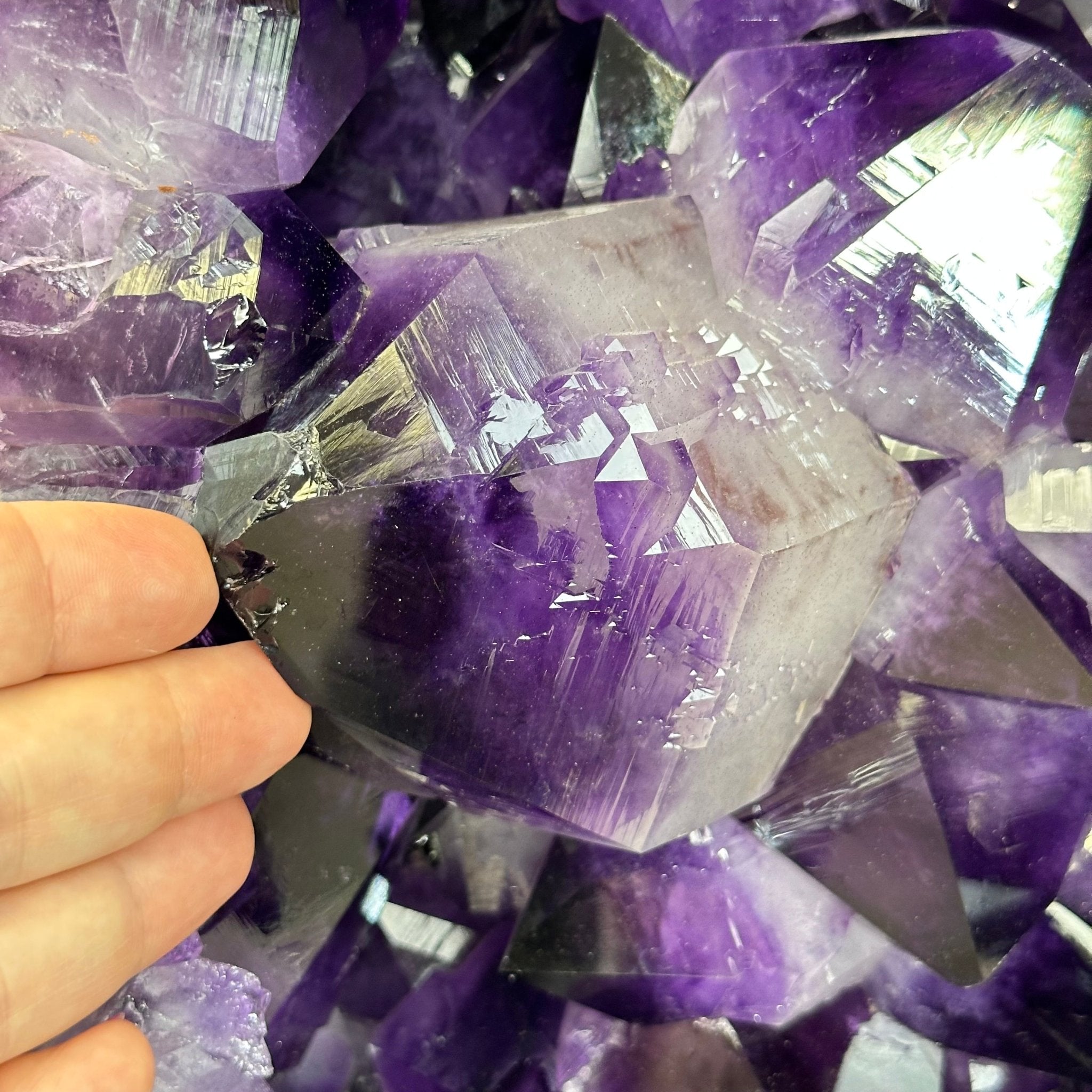 Super Quality Amethyst Cluster on Rotating Stand, 207 lbs & 31" Tall #5492-0033 - Brazil GemsBrazil GemsSuper Quality Amethyst Cluster on Rotating Stand, 207 lbs & 31" Tall #5492-0033Clusters on Rotating Bases5492-0033
