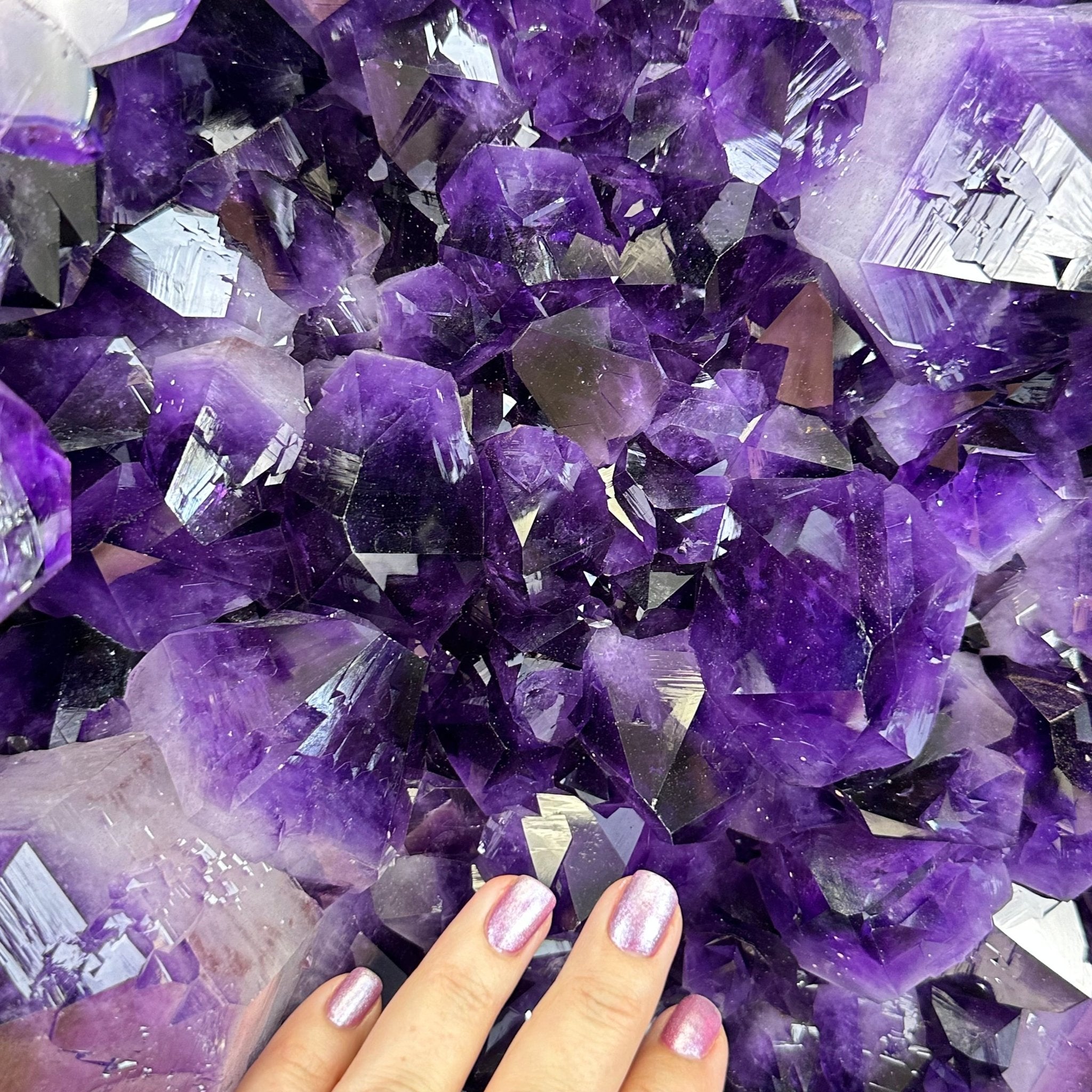 Super Quality Amethyst Cluster on Rotating Stand, 207 lbs & 31" Tall #5492-0033 - Brazil GemsBrazil GemsSuper Quality Amethyst Cluster on Rotating Stand, 207 lbs & 31" Tall #5492-0033Clusters on Rotating Bases5492-0033