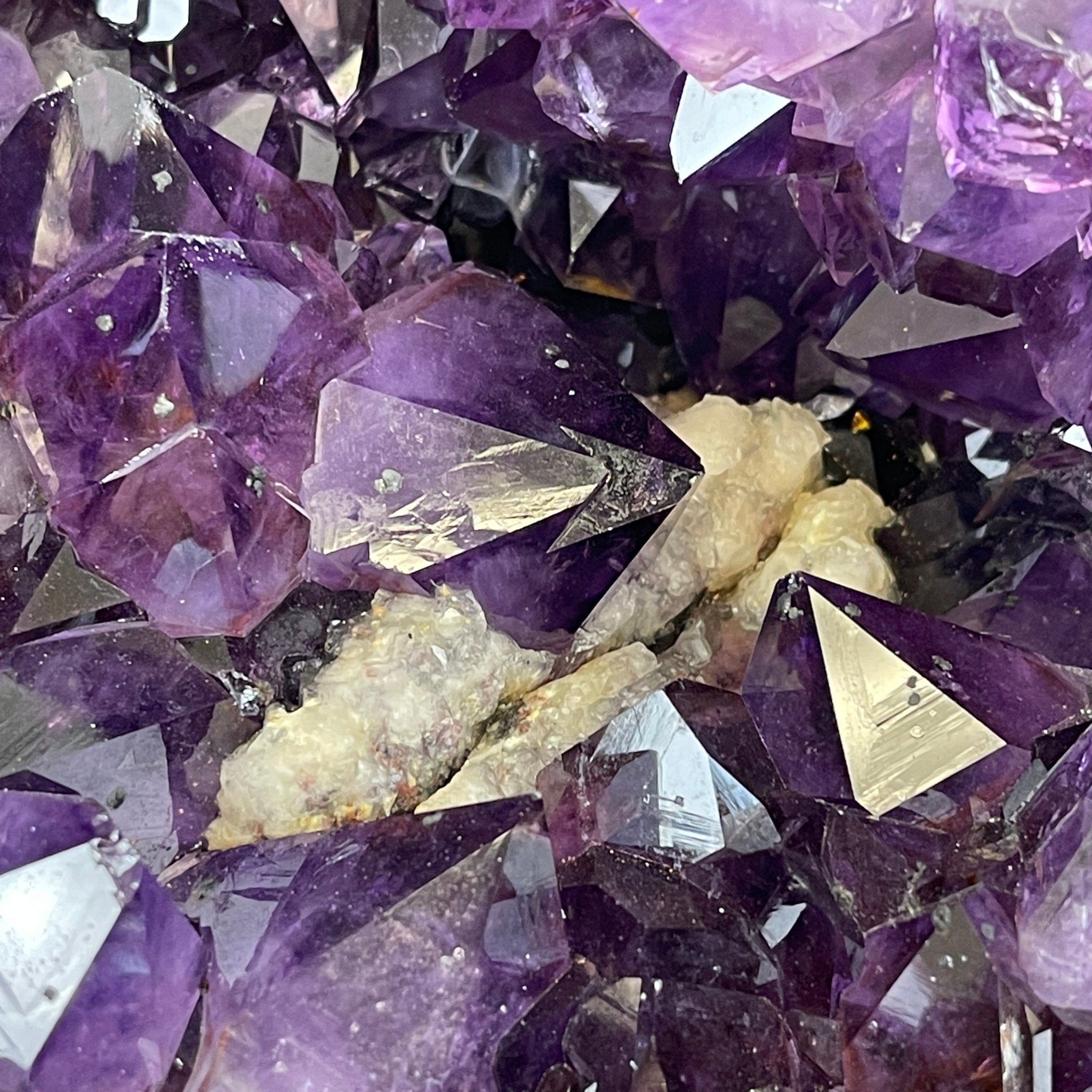 Super Quality Brazilian Amethyst Coffee Table, 152.1 lbs & 16" tall #1385-0080 by Brazil Gems - Brazil GemsBrazil GemsSuper Quality Brazilian Amethyst Coffee Table, 152.1 lbs & 16" tall #1385-0080 by Brazil GemsTables: Coffee1385-0080