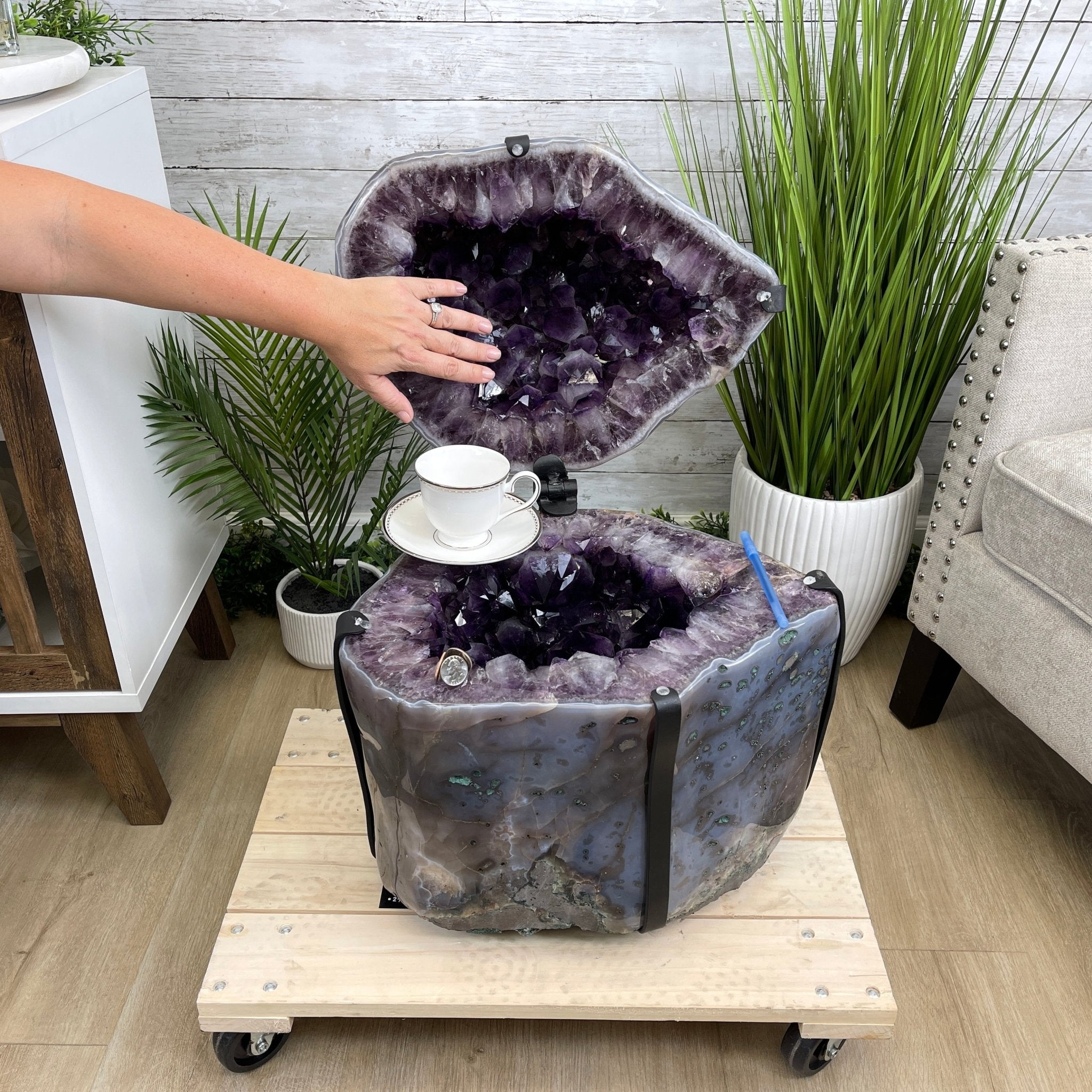 Super Quality Polished Amethyst "Jewelry Box", Clam Shell style Lid, 189.6 lbs & 25.5" tall, Model #5656-0008 by Brazil Gems - Brazil GemsBrazil GemsSuper Quality Polished Amethyst "Jewelry Box", Clam Shell style Lid, 189.6 lbs & 25.5" tall, Model #5656-0008 by Brazil GemsGeode Jewelry Boxes5656-0008
