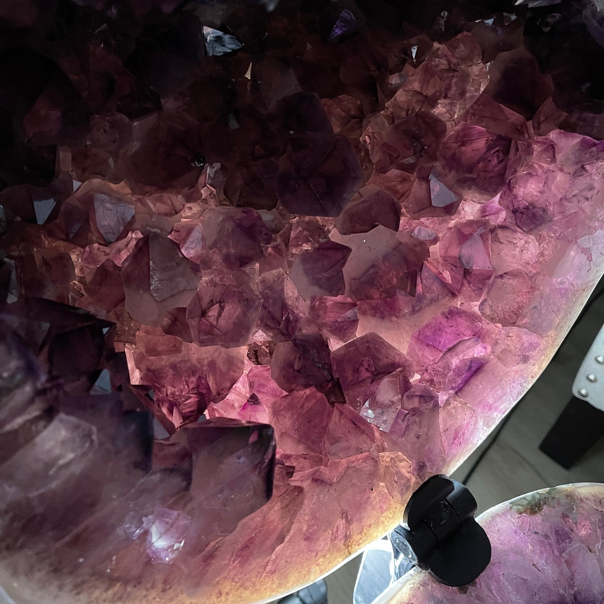Super Quality Polished Amethyst "Jewelry Box", Clam Shell style Lid, 189.6 lbs & 25.5" tall, Model #5656-0008 by Brazil Gems - Brazil GemsBrazil GemsSuper Quality Polished Amethyst "Jewelry Box", Clam Shell style Lid, 189.6 lbs & 25.5" tall, Model #5656-0008 by Brazil GemsGeode Jewelry Boxes5656-0008