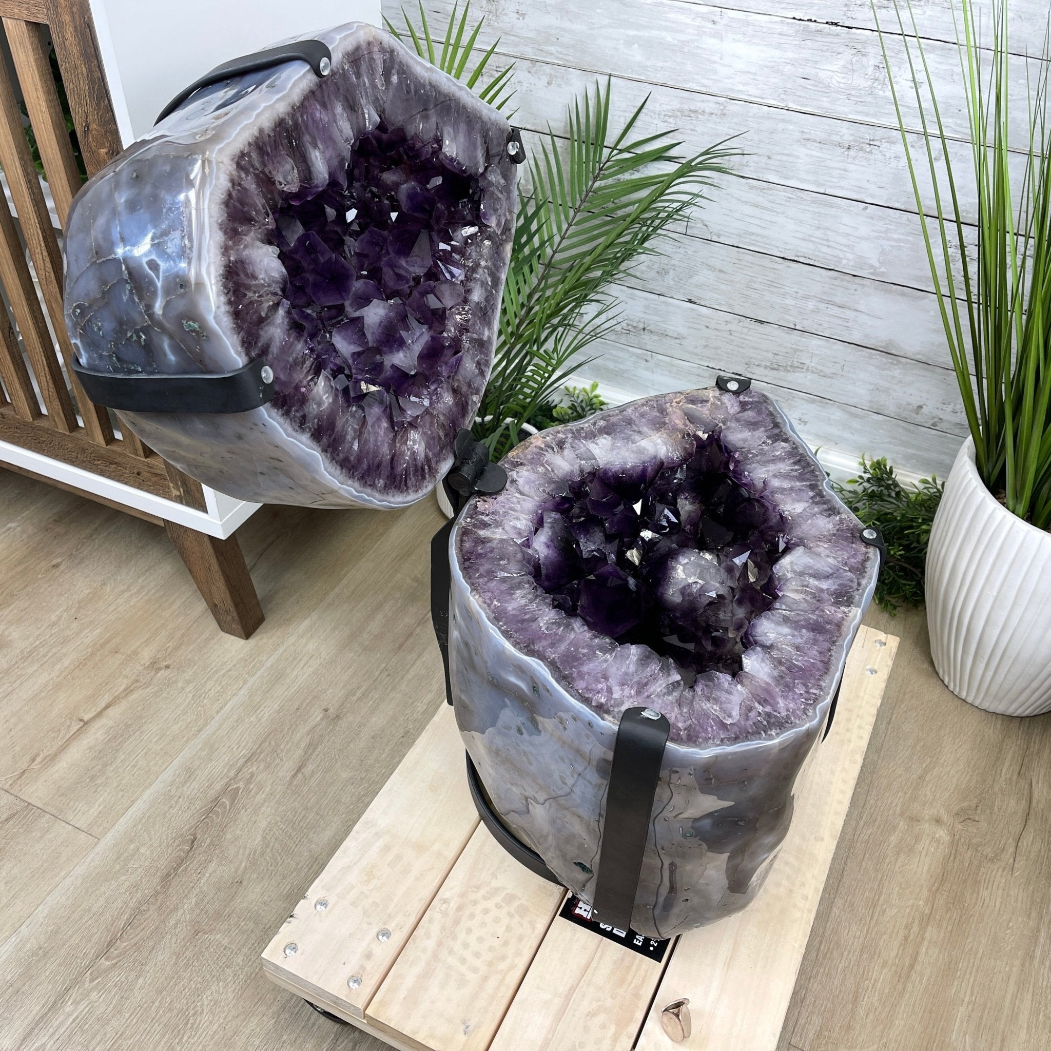 Super Quality Polished Amethyst "Jewelry Box", Clam Shell style Lid, 189.6 lbs & 25.5" tall, Model #5656-0008 by Brazil Gems - Brazil GemsBrazil GemsSuper Quality Polished Amethyst "Jewelry Box", Clam Shell style Lid, 189.6 lbs & 25.5" tall, Model #5656-0008 by Brazil GemsGeode Jewelry Boxes5656-0008