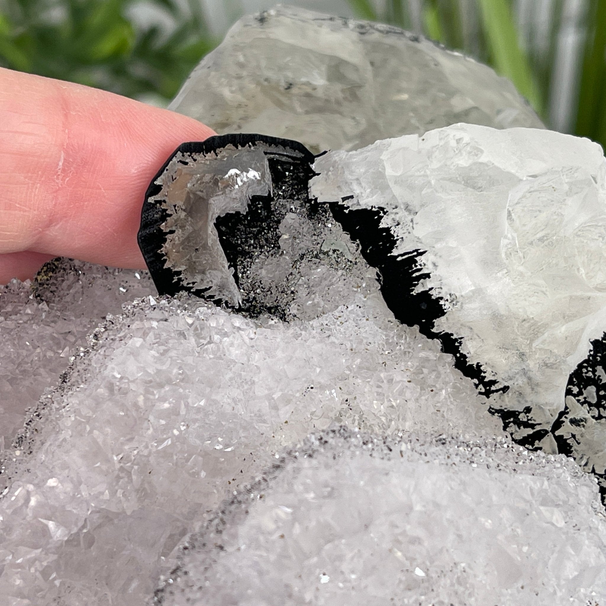 Super Quality Unique Uruguayan Amethyst Geode, 5.5” tall & 13.5 lbs #5520-0039 by Brazil Gems - Brazil GemsBrazil GemsSuper Quality Unique Uruguayan Amethyst Geode, 5.5” tall & 13.5 lbs #5520-0039 by Brazil GemsClusters: Unique & Freeform5520-0039