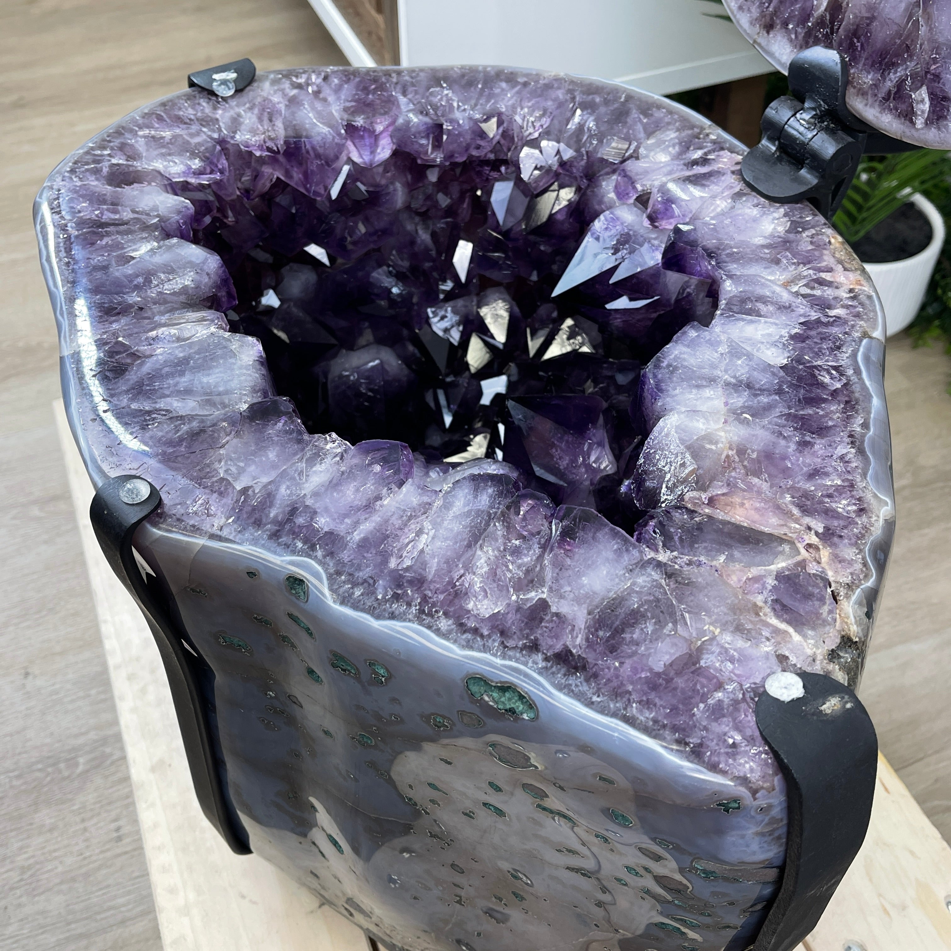 Super Quality Polished Amethyst "Jewelry Box", Clam Shell style Lid, 189.6 lbs & 25.5" tall, Model #5656-0008 by Brazil Gems - Brazil GemsBrazil GemsSuper Quality Polished Amethyst "Jewelry Box", Clam Shell style Lid, 189.6 lbs & 25.5" tall, Model #5656-0008 by Brazil GemsGeode Jewelry Boxes5656-0008