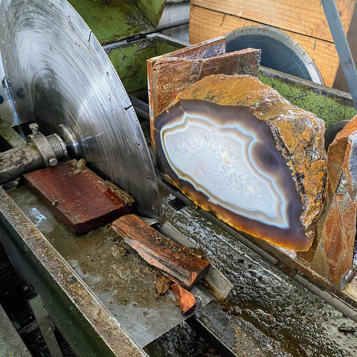 Agate Stone Cutting