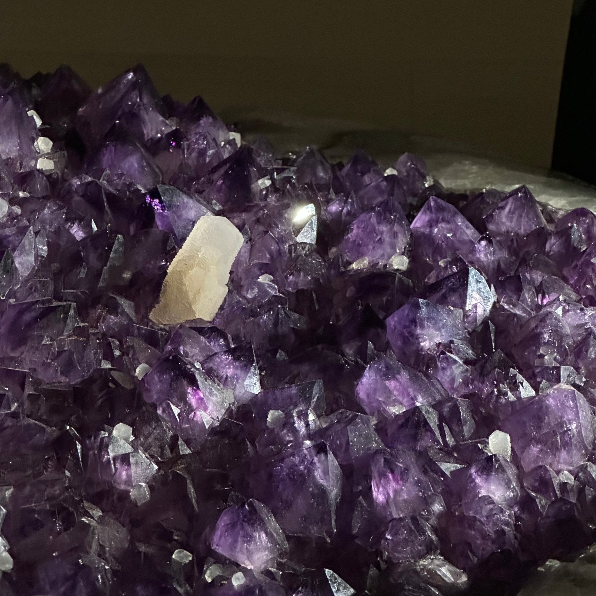 Large Amethyst Dining/Conference Table Super Quality, 372.6 lbs & 30.5" Tall 1388 - 0003 - Brazil GemsBrazil GemsLarge Amethyst Dining/Conference Table Super Quality, 372.6 lbs & 30.5" Tall 1388 - 0003Tables: Dining1388 - 0003