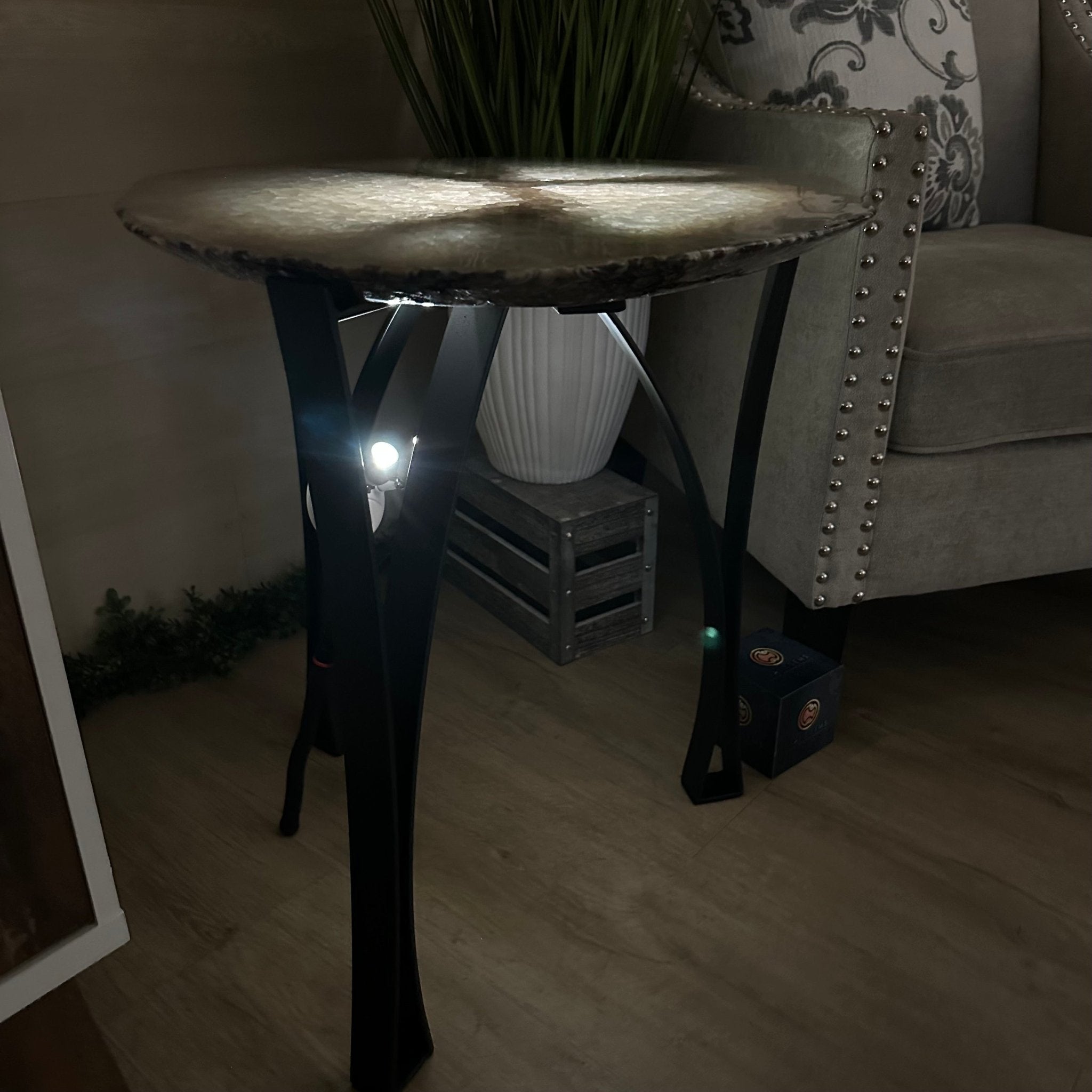 Large Natural Brazilian Agate Side Table on a black metal base, 23.5" Tall 1307 - 0027 - Brazil GemsBrazil GemsLarge Natural Brazilian Agate Side Table on a black metal base, 23.5" Tall 1307 - 0027Tables: Side1307 - 0027