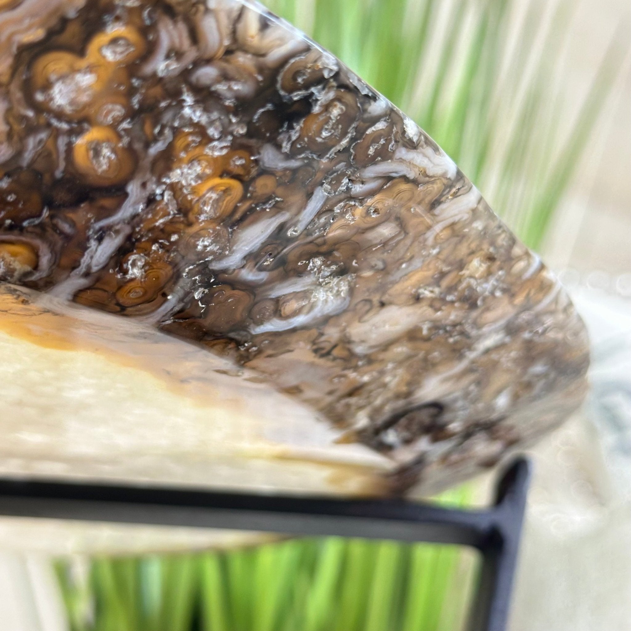 Large Natural Brazilian Agate Side Table on a black metal base, 23.5" Tall 1307 - 0027 - Brazil GemsBrazil GemsLarge Natural Brazilian Agate Side Table on a black metal base, 23.5" Tall 1307 - 0027Tables: Side1307 - 0027