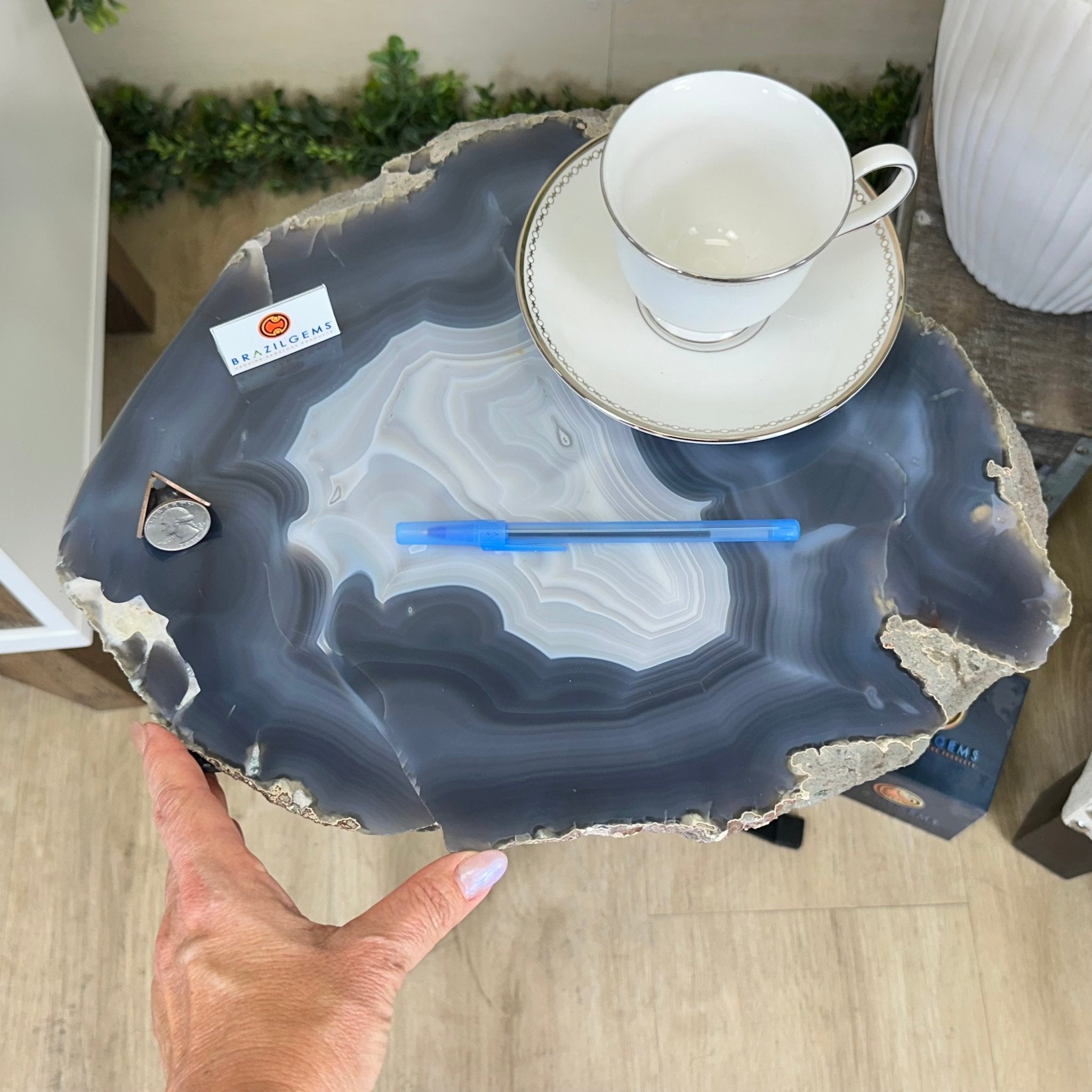 Natural Brazilian Agate Side Table on a black metal base, 21.9" Tall 1305 - 0184 - Brazil GemsBrazil GemsNatural Brazilian Agate Side Table on a black metal base, 21.9" Tall 1305 - 0184Tables: Side1305 - 0184