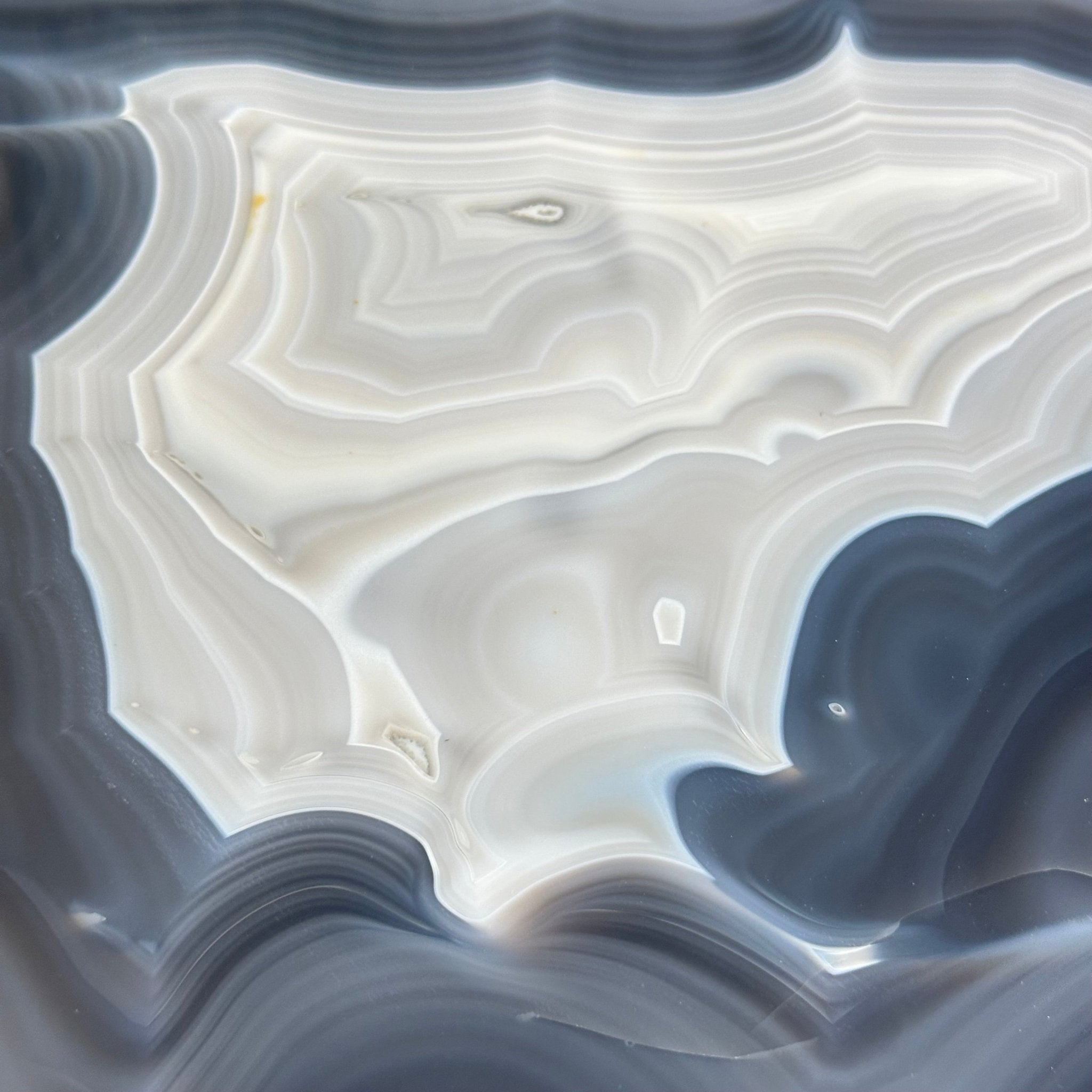 Natural Brazilian Agate Side Table on a black metal base, 21.9" Tall 1305 - 0184 - Brazil GemsBrazil GemsNatural Brazilian Agate Side Table on a black metal base, 21.9" Tall 1305 - 0184Tables: Side1305 - 0184