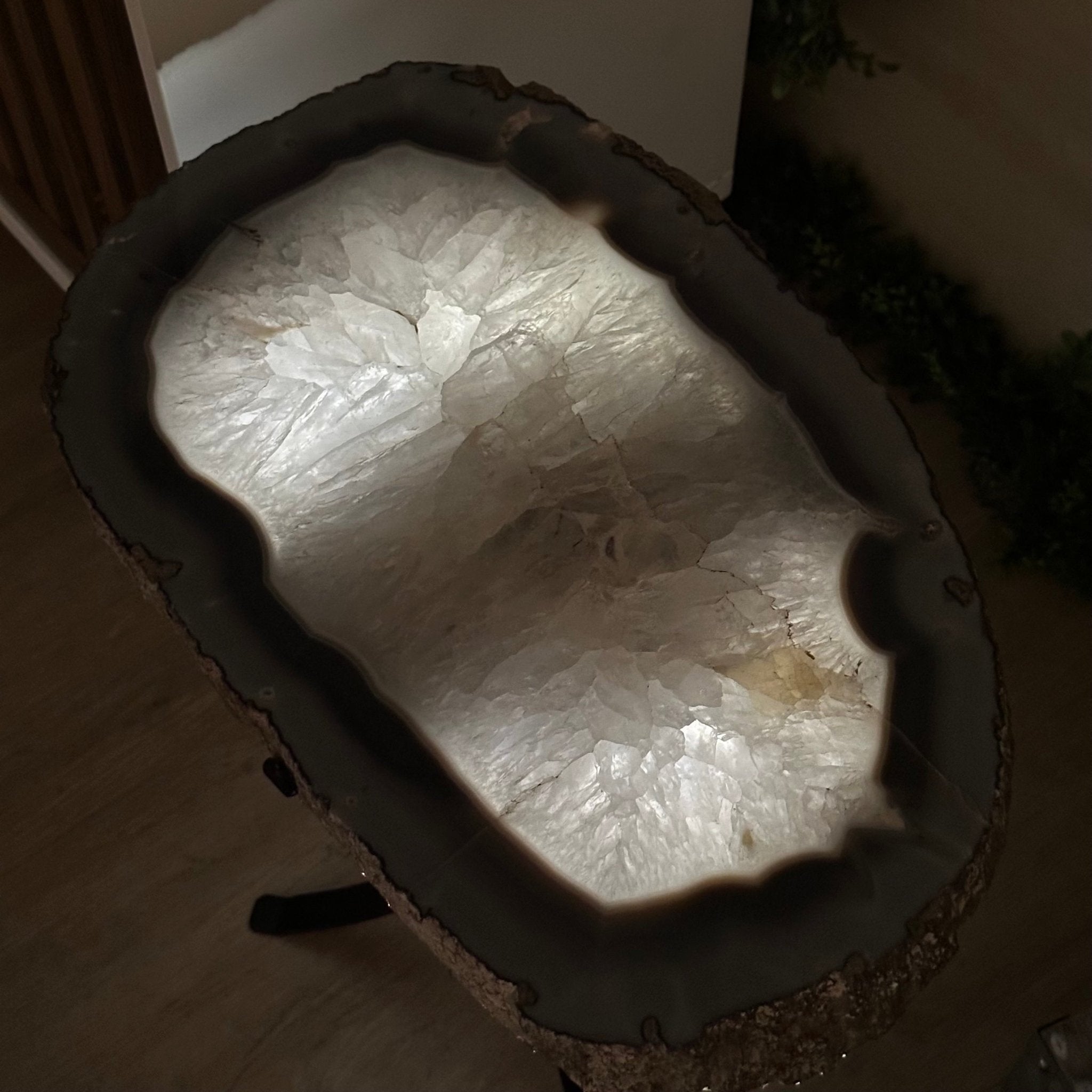 Natural Brazilian Agate Side Table on a black metal base, 22" Tall 1306 - 0049 - Brazil GemsBrazil GemsNatural Brazilian Agate Side Table on a black metal base, 22" Tall 1306 - 0049Tables: Side1306 - 0049