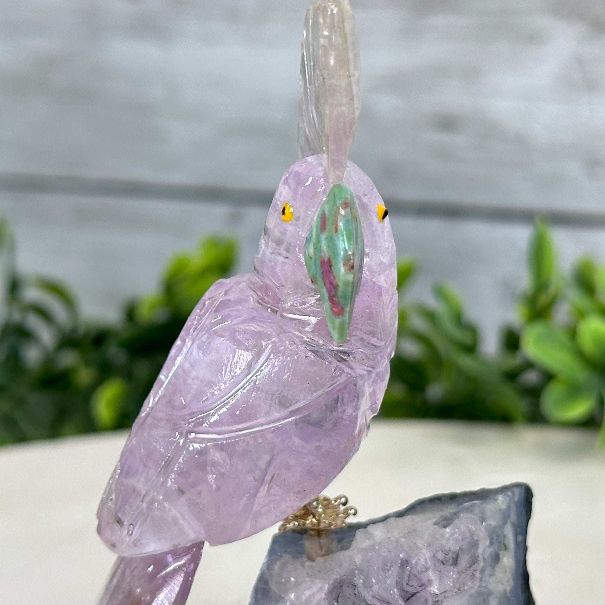 Small Hand - Carved Amethyst Cockatoo on an Amethyst Base, #3002 - AMCAM - 006 - Brazil GemsBrazil GemsSmall Hand - Carved Amethyst Cockatoo on an Amethyst Base, #3002 - AMCAM - 006Crystal Birds3002 - AMCAM - 006