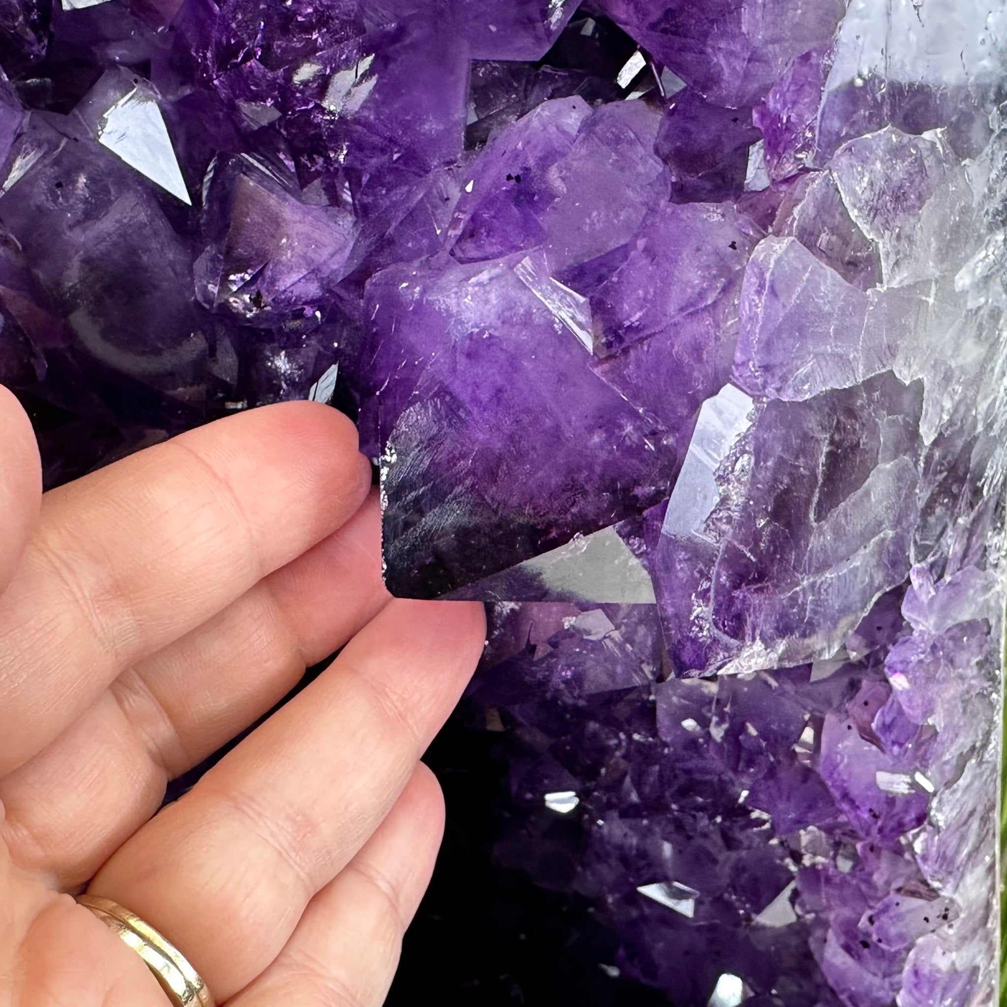 Super Quality Brazilian Amethyst Cathedral, 87.8 lbs & 27.6" Tall, Model #5601-0994 by Brazil Gems - Brazil GemsBrazil GemsSuper Quality Brazilian Amethyst Cathedral, 87.8 lbs & 27.6" Tall, Model #5601-0994 by Brazil GemsCathedrals5601-0994